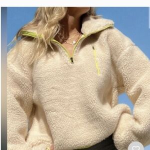 STARFIT Sherpa Fleece 1/4 Zip Pullover Jacket S/M Cream/Neon Green Details